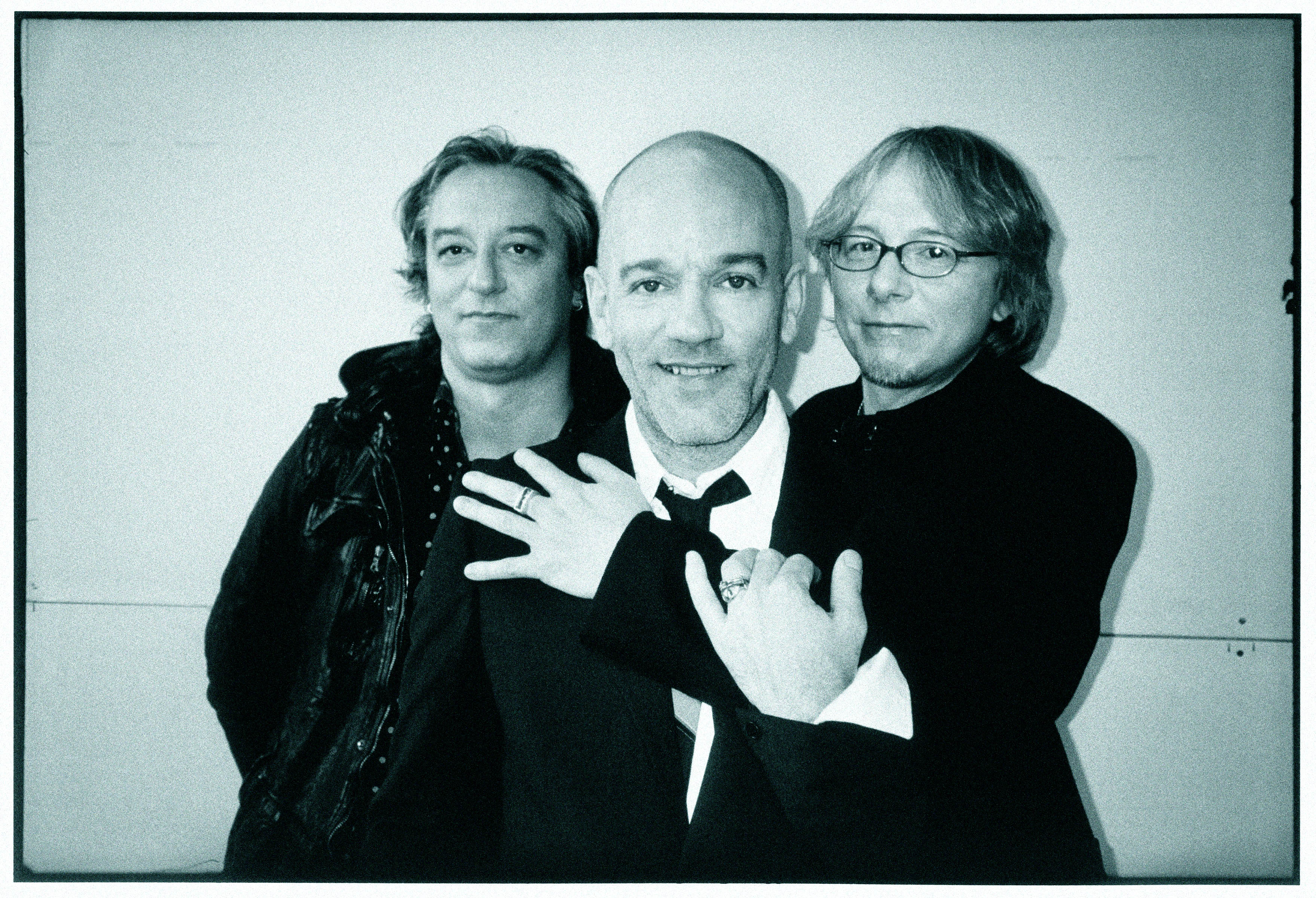 R.E.M. udgiver nyt materiale