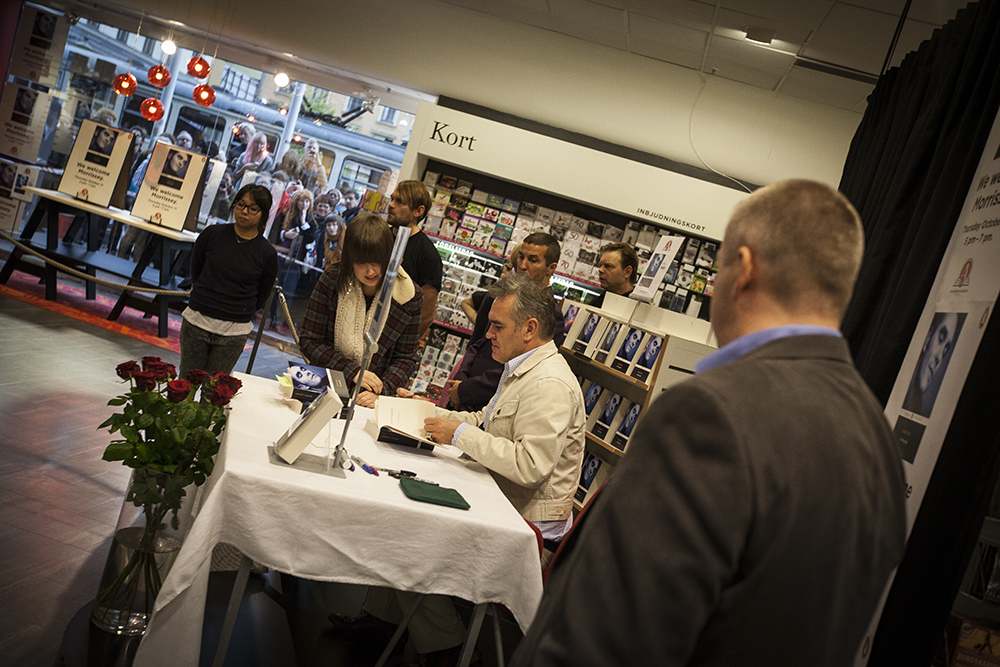 Fotoreportage: Morrissey signerede bøger i Göteborg