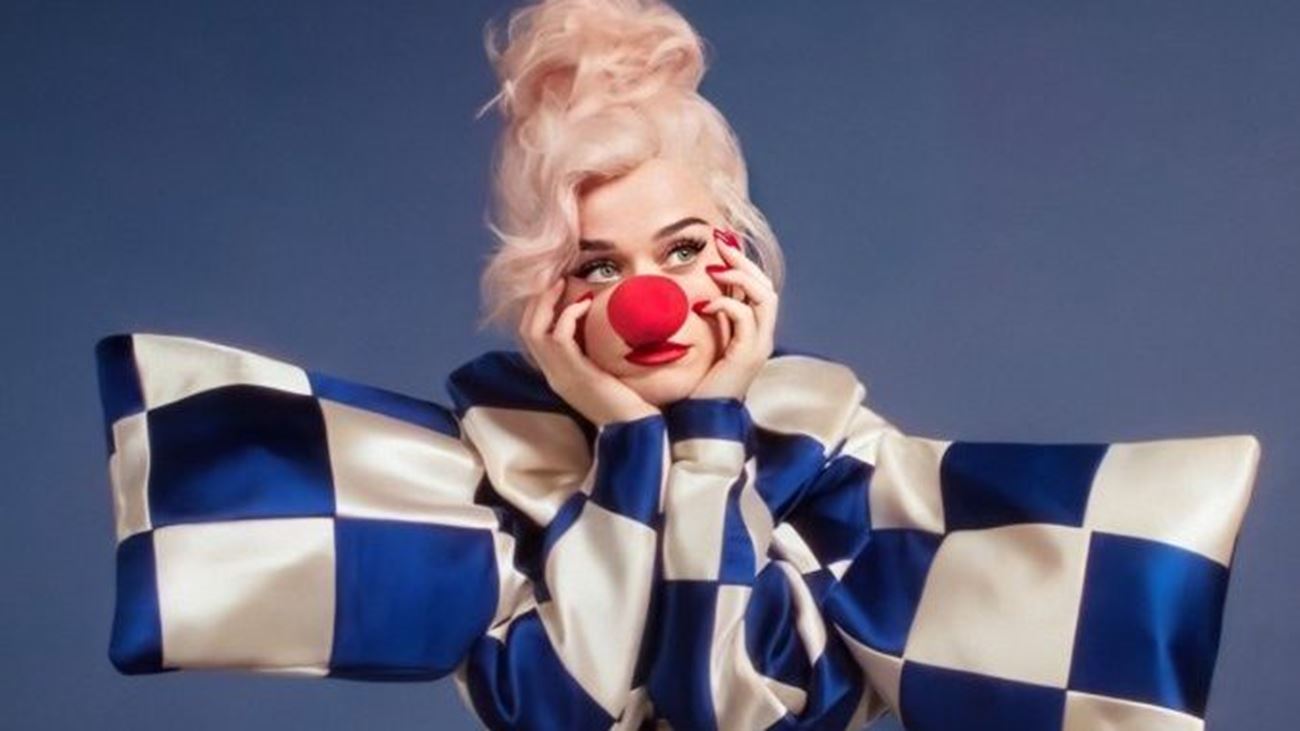 Opløftende album fra Katy Perry er også fyldt med … fyld