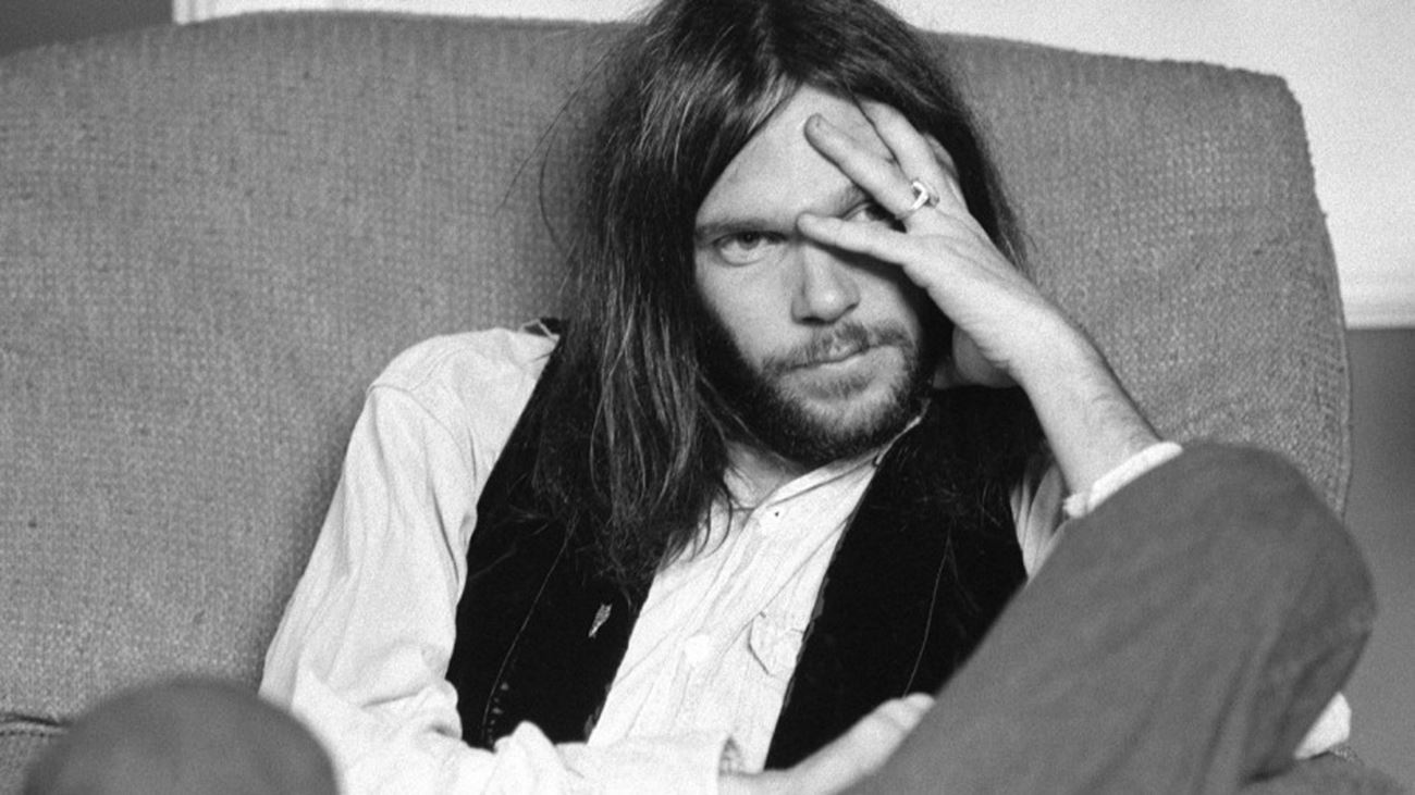 ANMELDELSE: Flot vue på Neil Youngs karriere lige inden publikumspeaket  